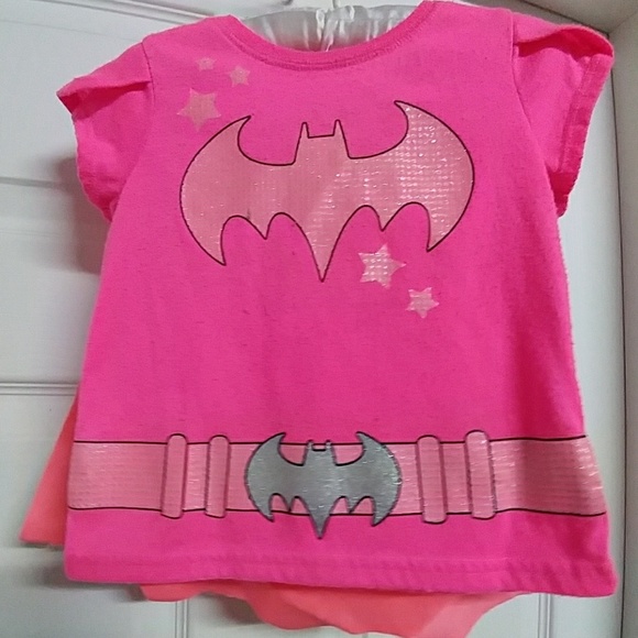 Batman Other - Batgirl tee with cape